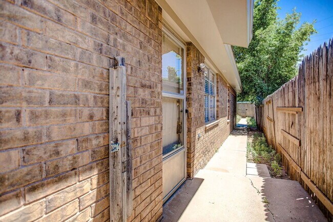 Building Photo - 5703 Brownfield Dr