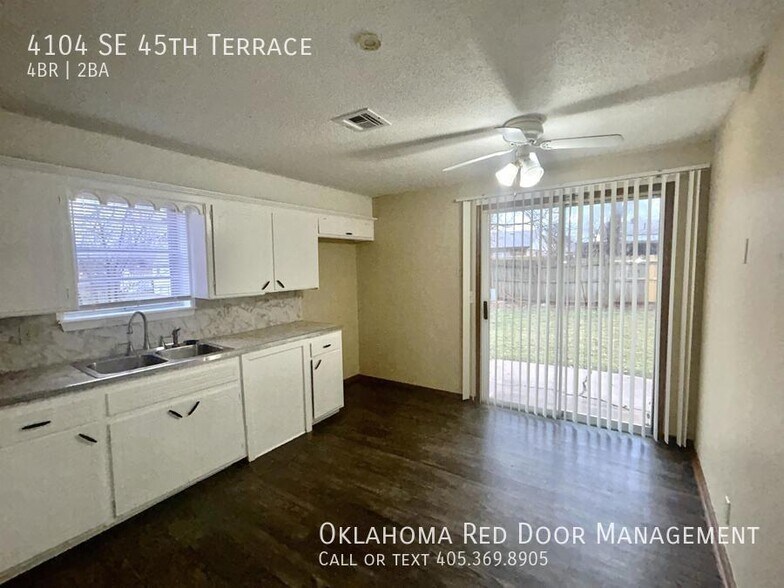 Building Photo - 4104 SE 45th Terrace