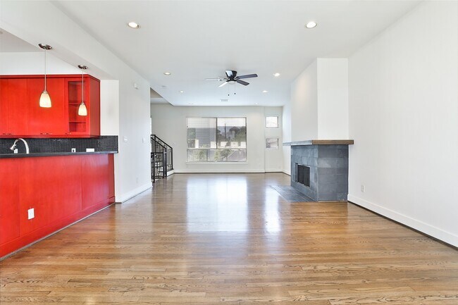 Building Photo - 4706 Austin St