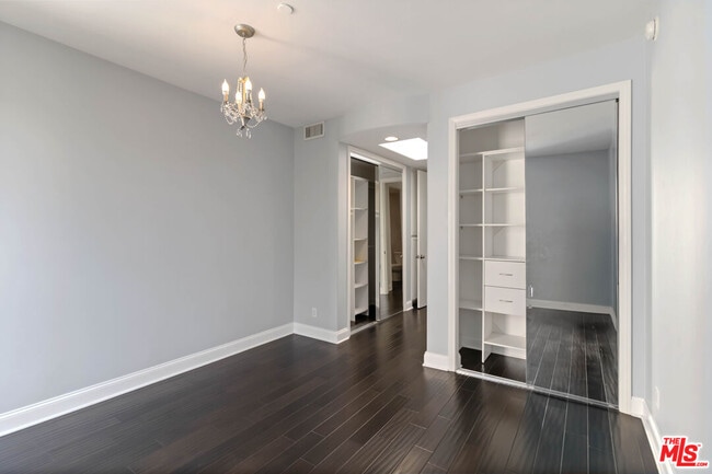 Building Photo - 1875 S Beverly Glen Blvd