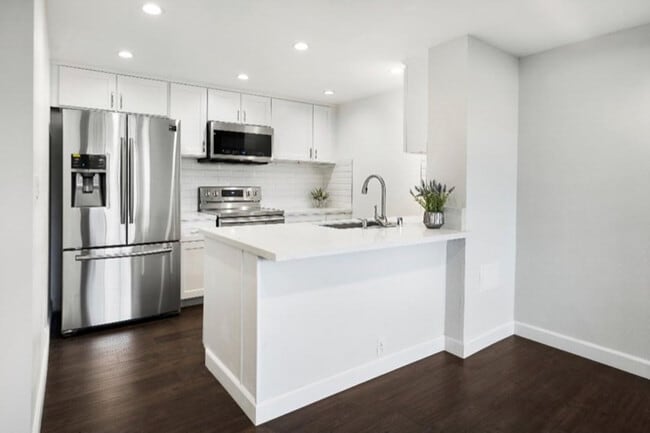 Building Photo - 10535 Wilshire Blvd