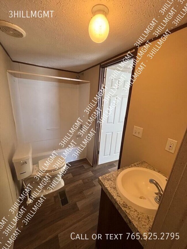 Building Photo - 5600 W Kilgore Ave