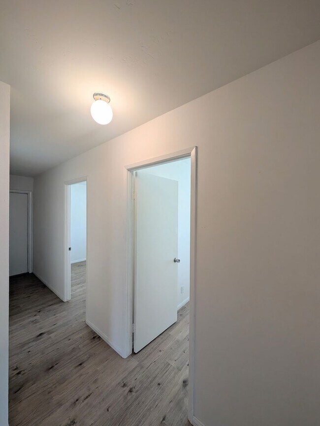 Building Photo - Corner Lot Home in Escondido!
