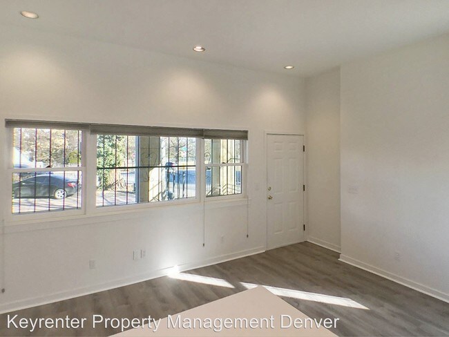 Building Photo - 3100 Umatilla St