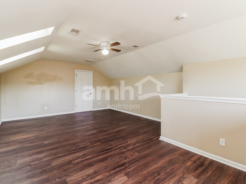 Building Photo - 205 Argo Cir