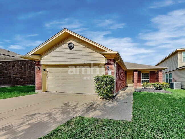 Primary Photo - 5847 Plantation Forest Dr