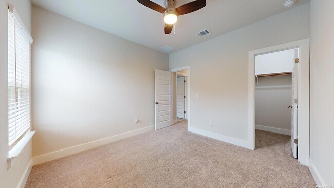 Building Photo - 11526 Hollering Pass