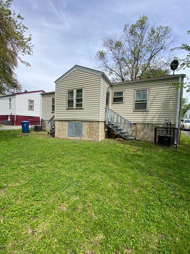 Building Photo - 6149-6151 Garfield Ave