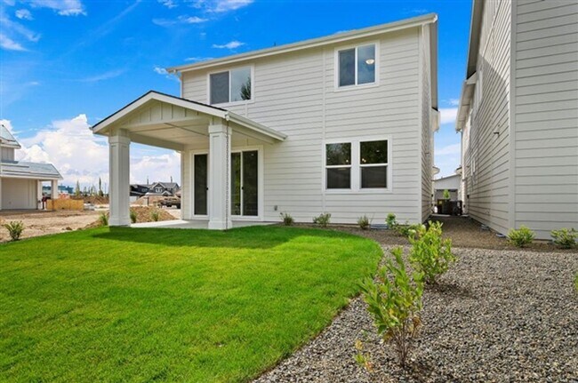 Building Photo - BRAND NEW HOME!!  4 Bedrooms, 3 Baths, Large Open Floor Plan!  Perfect Location, Must See!