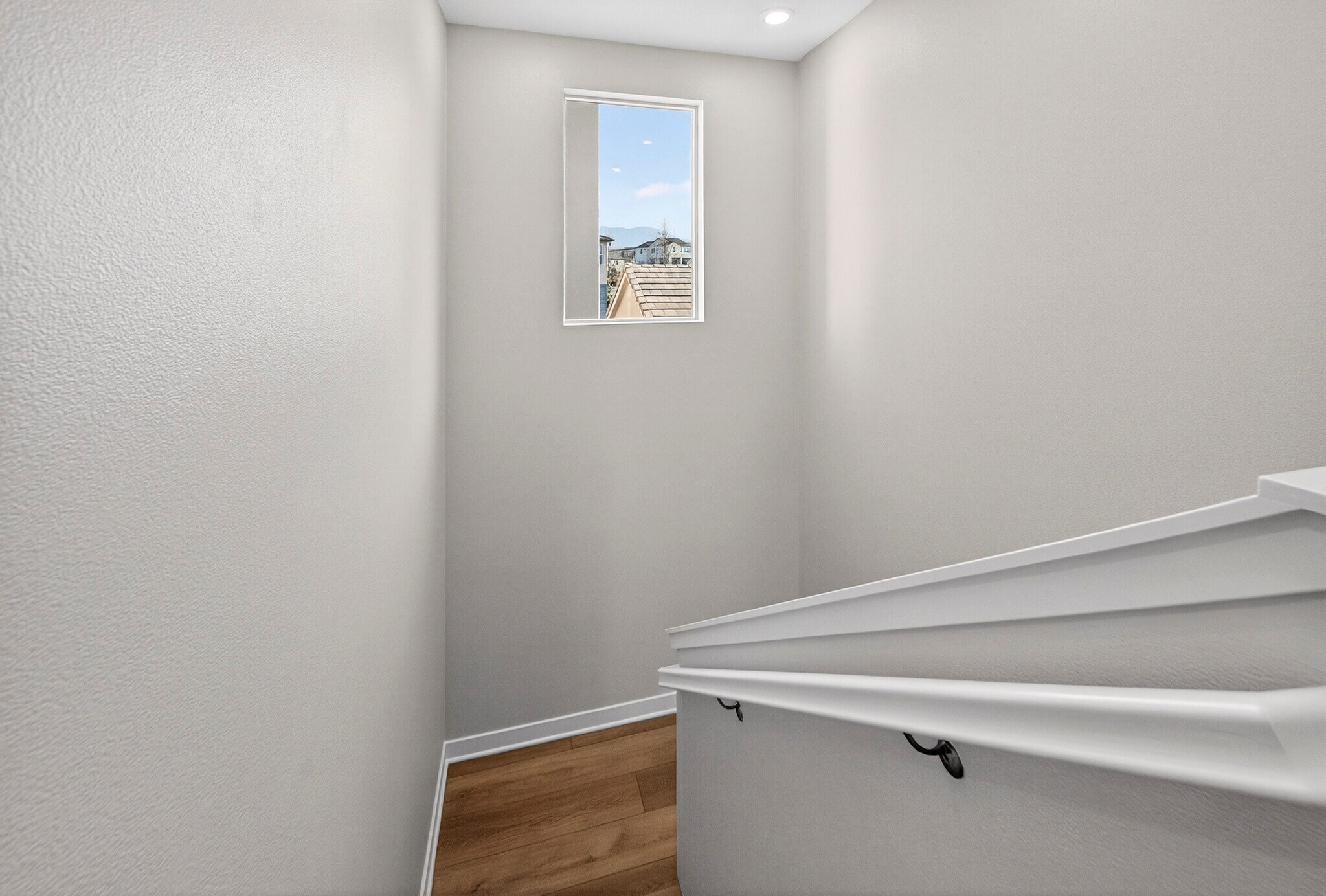 Building Photo - 346 Chorus