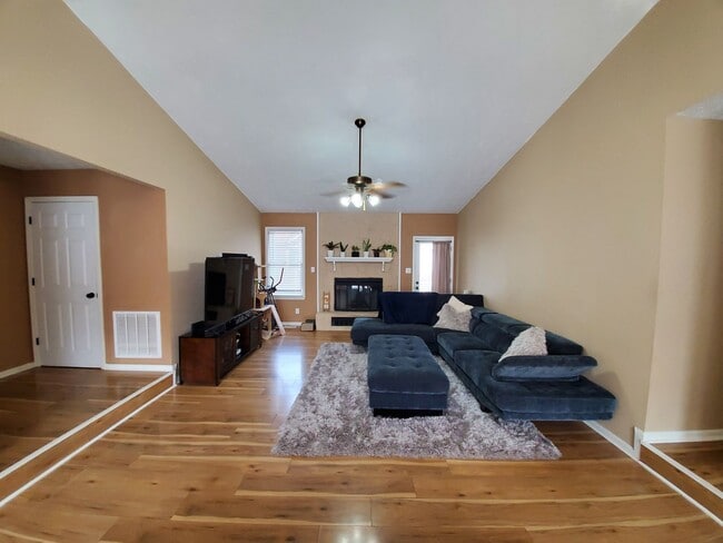 Building Photo - 6786 Candlewood Dr