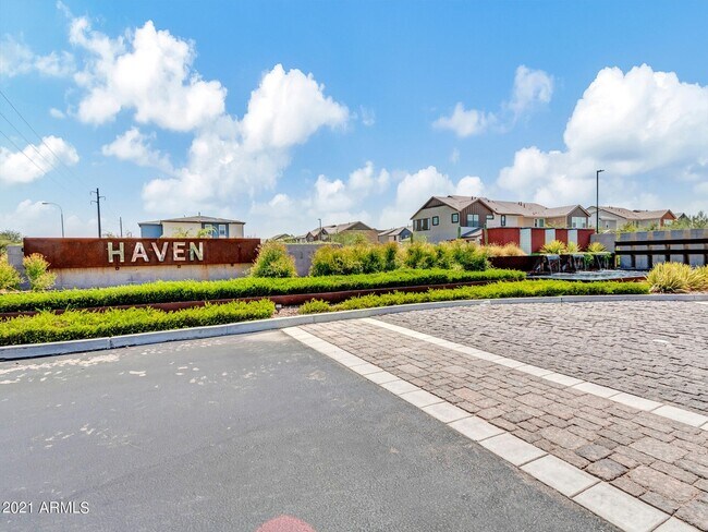 Building Photo - 627 W Flintlock Way