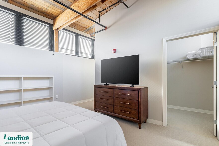 Building Photo - 275 Winchester Ave