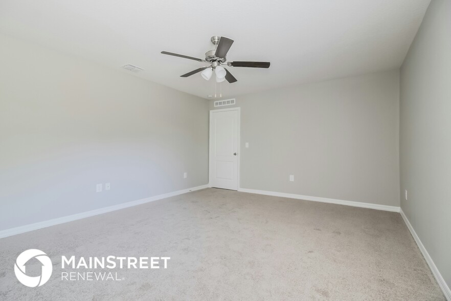 Building Photo - 127 Tulip Ln