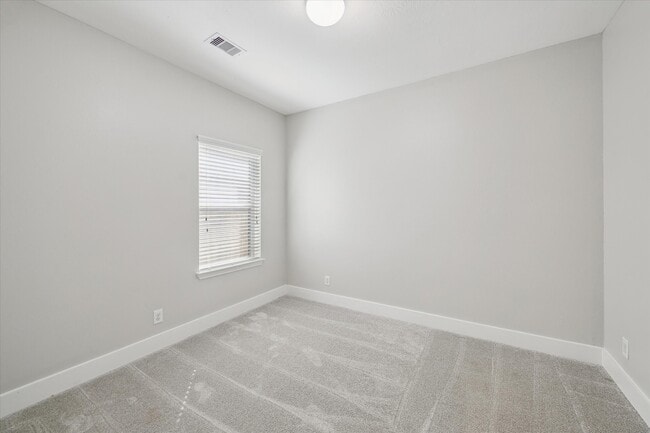 Building Photo - 24527 Sandusky Dr