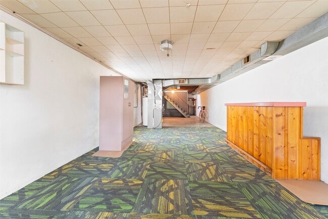 Building Photo - 6048 Southwest Ave