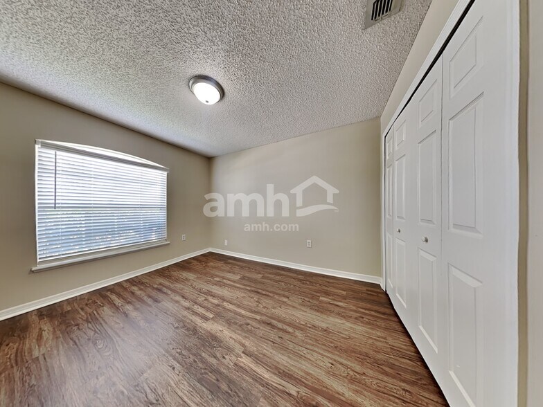 Building Photo - 7287 Lawn Tennis Ln
