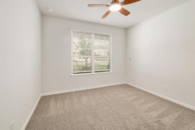 Building Photo - 1228 Calendula Trl