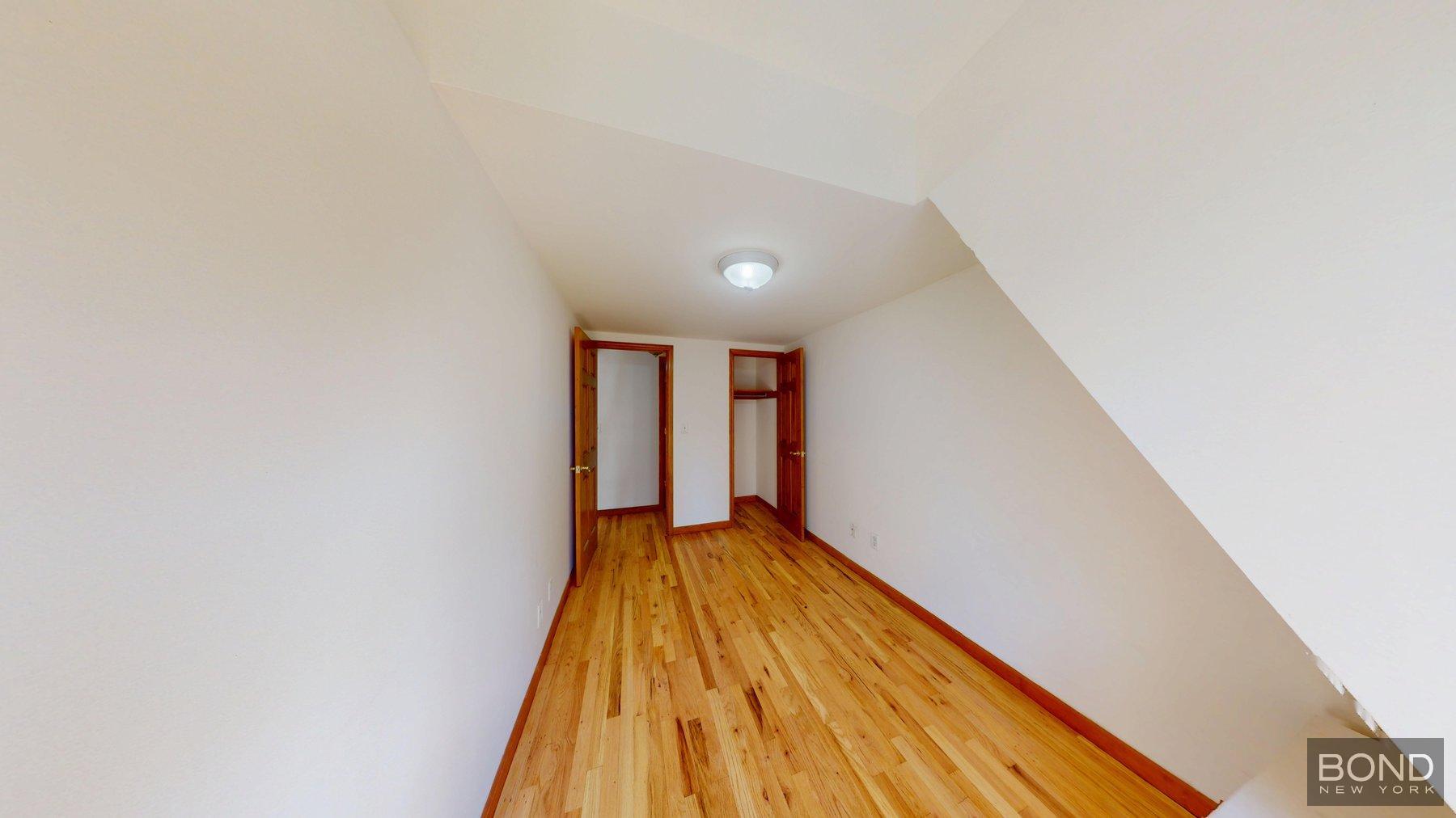 Building Photo - 317 W 107th St