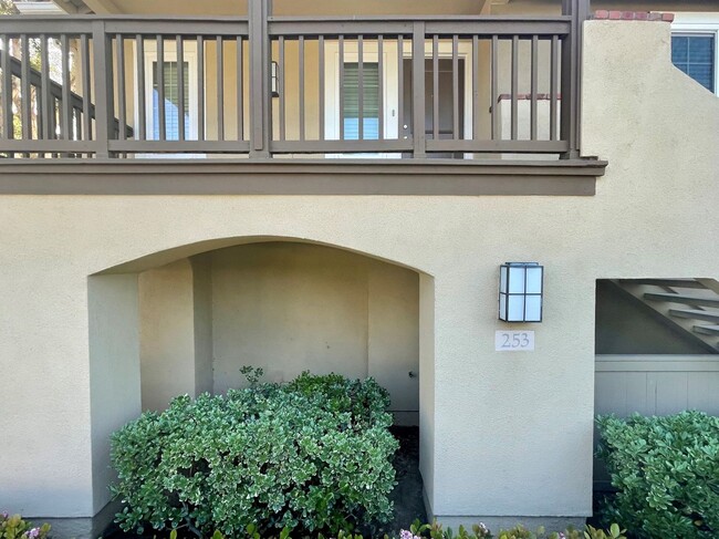 Building Photo - Gorgeous Condo for rent in Tustin Ranch