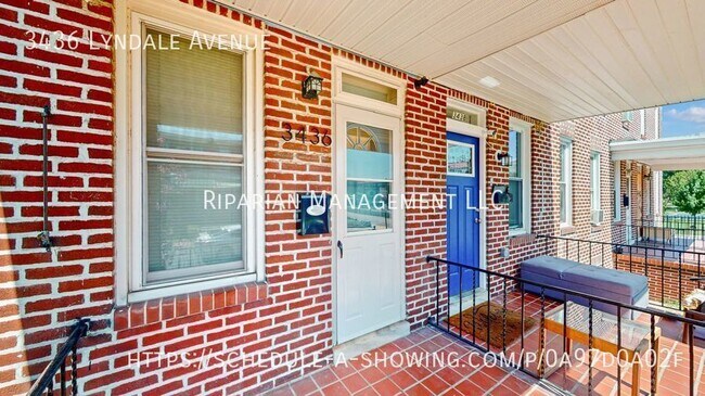 Building Photo - Fully Renovated & Fenced Backyard!