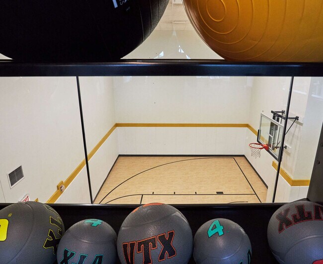 Building Photo - 1000 S Michigan Ave