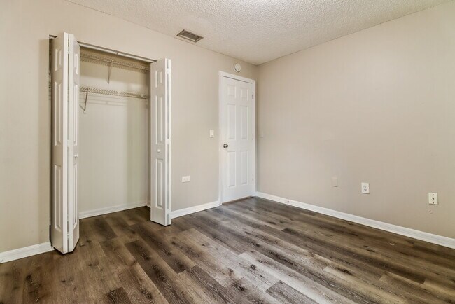 Building Photo - 8309 Royal Hart Dr