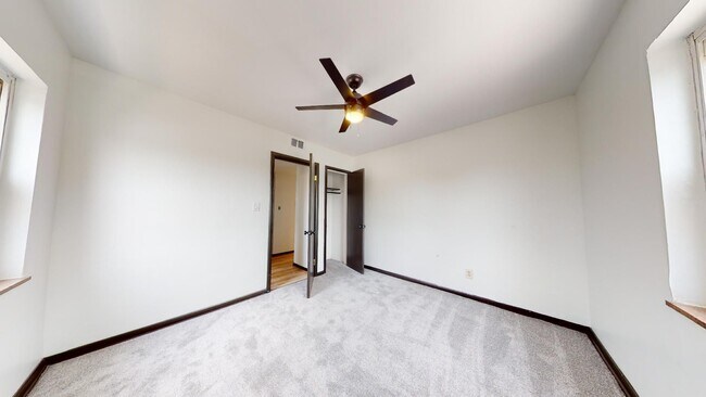 Building Photo - Parma - Ridgewood Lofts - 2 Bedroom - 1 Bath