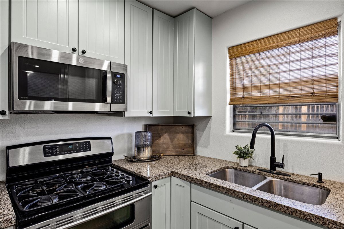 Building Photo - 2512 Azalea Ct