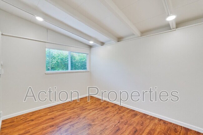 Building Photo - 1343 Torrance Ave