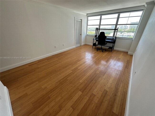 Building Photo - 18021 Biscayne Blvd