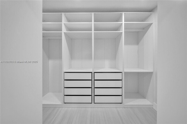 Building Photo - 5020 SW 92nd Ave