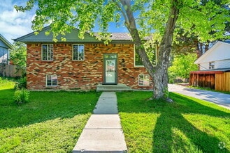 Building Photo - $2,795.00  - 4 Beds, 2 Baths, Single Famil...