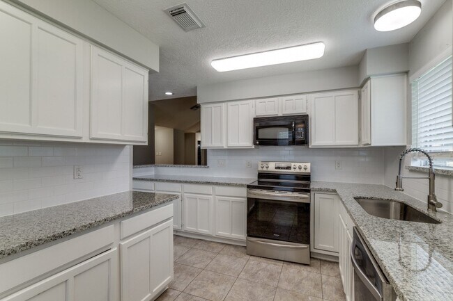 Building Photo - 7218 Ridgeberry Dr