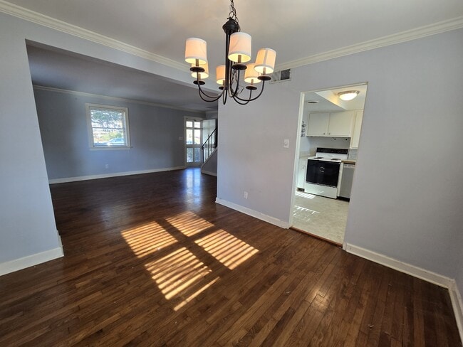 Building Photo - 1000 Nichols Dr