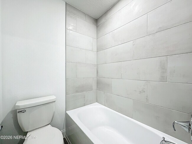 Building Photo - 133 Otsego Ln