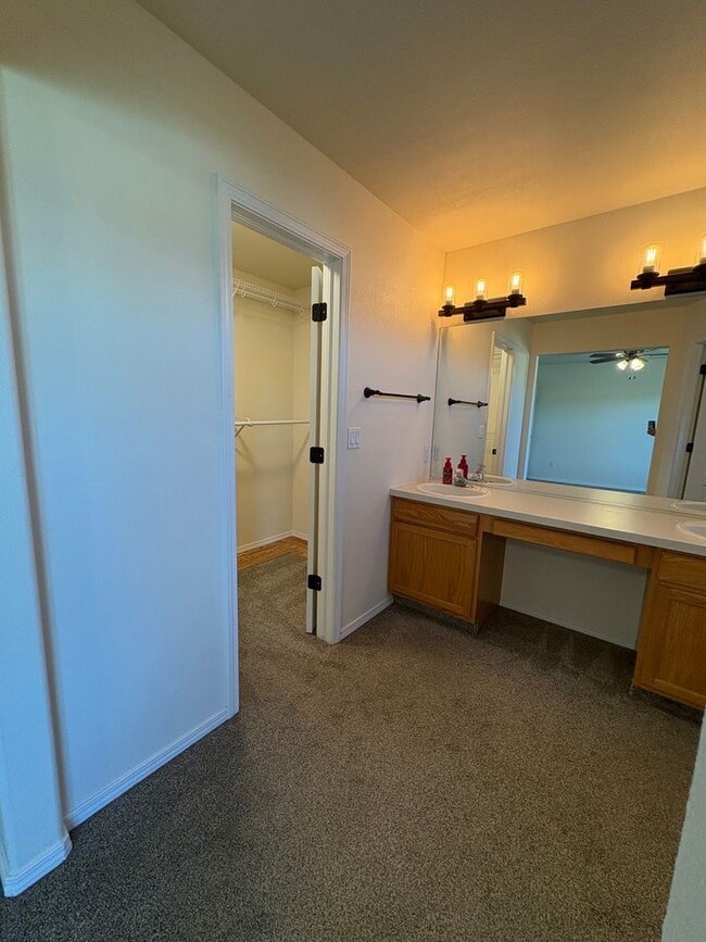 Building Photo - Stunning 2-Story 4 Bedroom Home With Finished Walk-Out Basement and Bonus Room