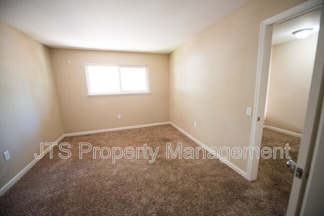 Building Photo - 3693 Alder Ave