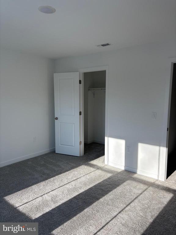 Building Photo - 55 Basswood St