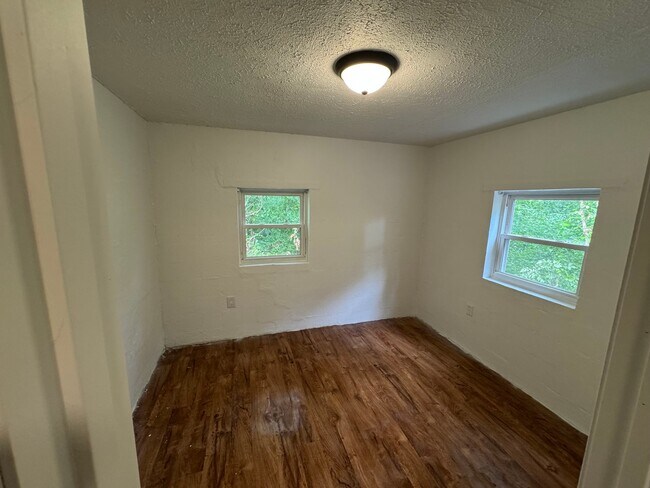 Building Photo - 1143 Indian Gap Cir