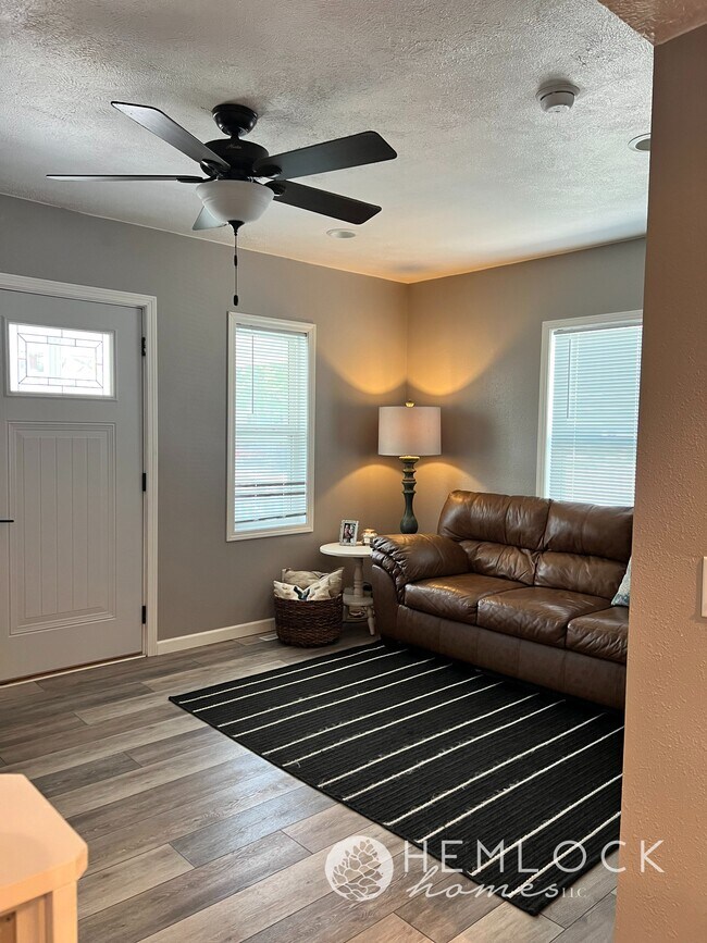 Building Photo - 601 S 1st St