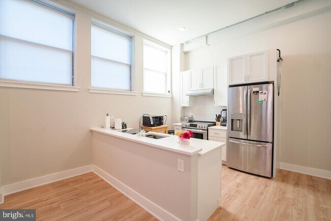 Building Photo - 1300 S 19th St