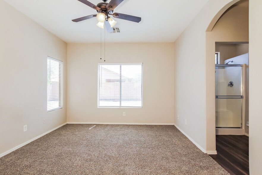 Building Photo - 12917 W Aster Dr