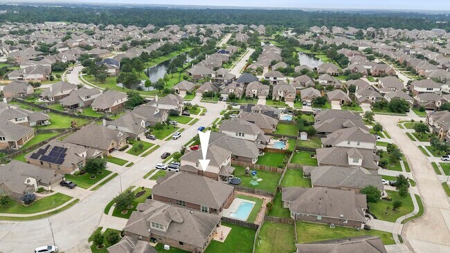 Building Photo - 22310 Taren Ct