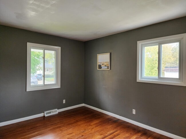 Building Photo - 9225 Carol Ann Dr