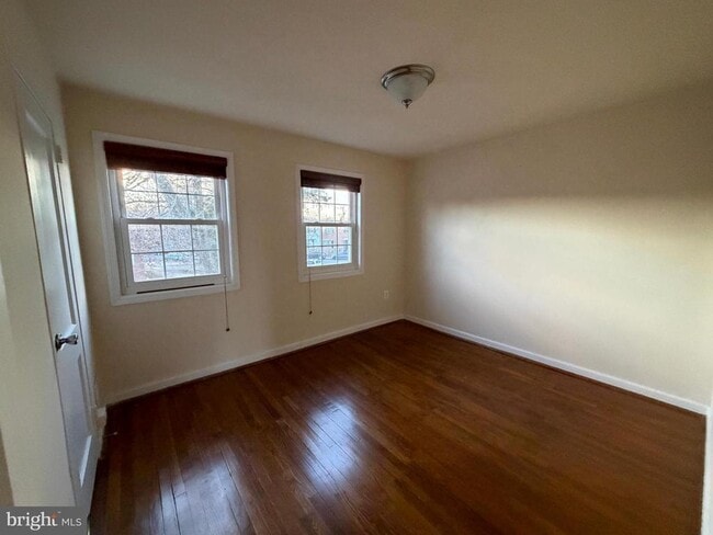 Building Photo - 3765 Mark Dr