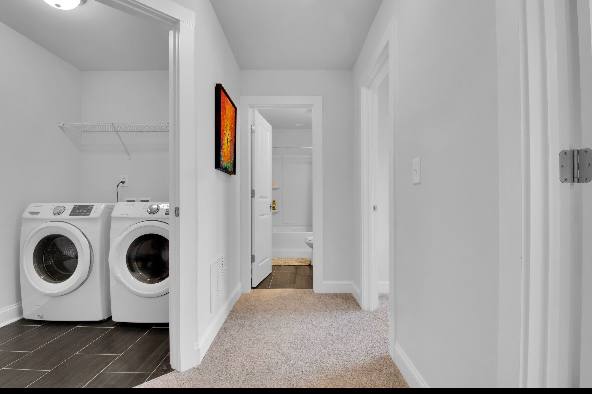 Building Photo - 9038 Henry Thoreau Rd