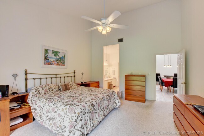 Building Photo - 22667 Meridiana Dr