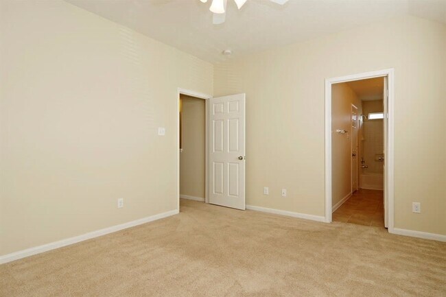 Building Photo - 12707 Claradeen Ct