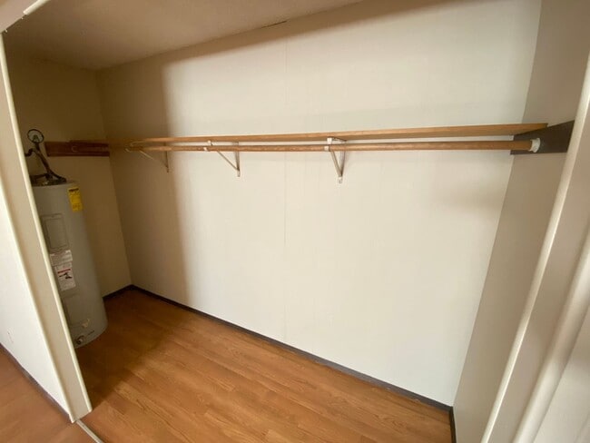 Building Photo - 111 W 12th Ave